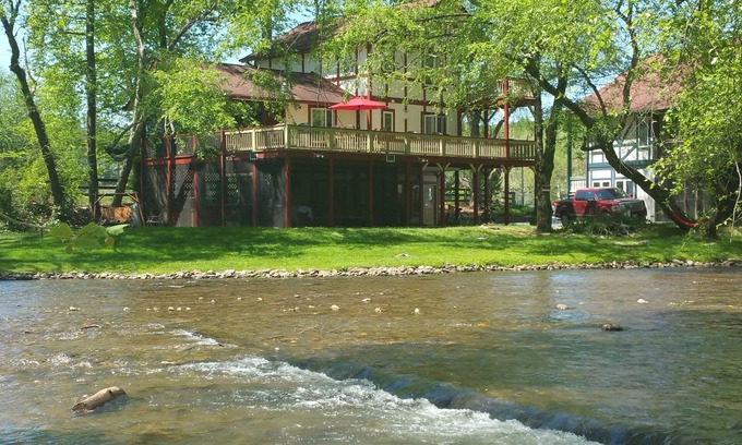 Helen Chalet De Esquí | Chalet de lujo en el río Chattahoochee - A poca distancia de centro de Helen