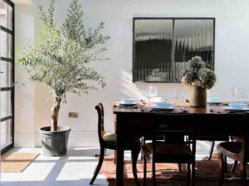 Chester Casa | Luxury City Centre Townhouse - Sleeps 6