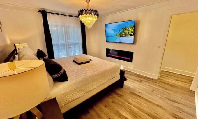 Gainesville Apartamento | Luxury City Loft in Gainesville B