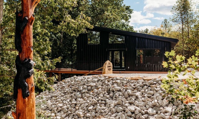 Wellington Cabina | Luxury Cliffside Hammock House