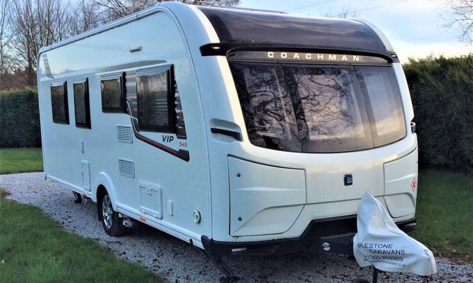 Saint-Mayeux Casa | LUXURY COACHMAN CARAVAN TO SLEEP 1-4