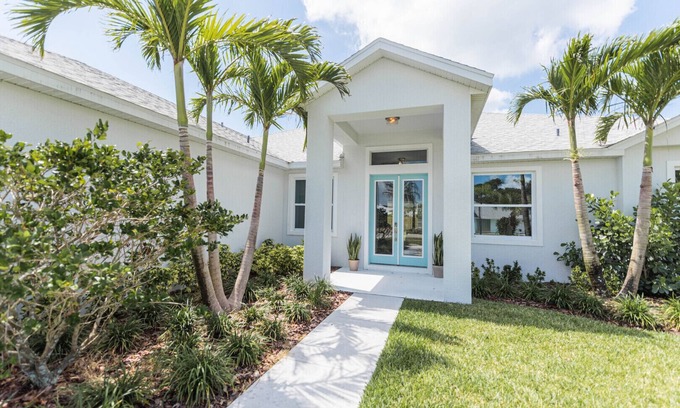 Cape Caneveral Beach Gardens Casa | Luxury Coastal Home - Steps to Beach w/Private Backyard, Hot Tub & Games Room!