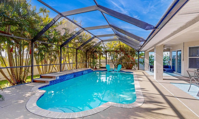 Diplomat Casa | Luxury coastal retreat with office, lanai, pool, alfresco dining & tiki bar