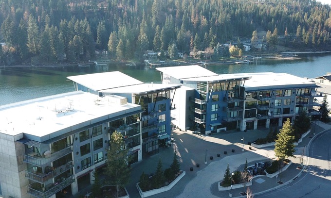 Coeur d'Alene Condominio | Condominio de lujo Coeur D 'Alene, a pasos del río Spokane y del sendero Centennial.