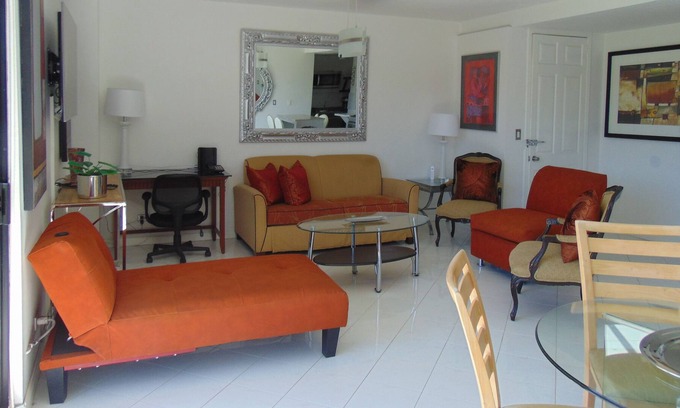 Tijuana Apartamento | LUXURY COMFORTABLE SAFE CHIC MOST EXCLUSIVE AREA OF TJ GOLF COURSE VIEW