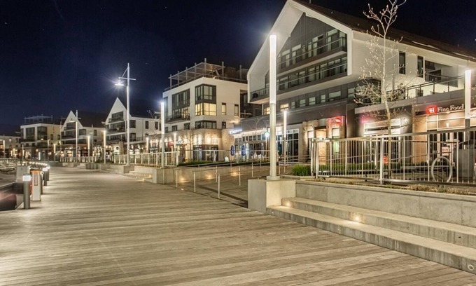 Innisfil Condominio | Luxury Condo at Friday Harbour
