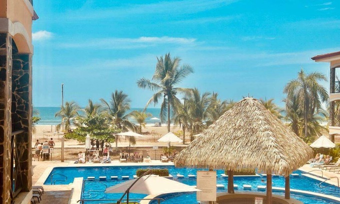Barrio Los Villalobos Condominio | Beautiful luxury Family Condo Oceanfront, Pool Views, Direct Beach Access