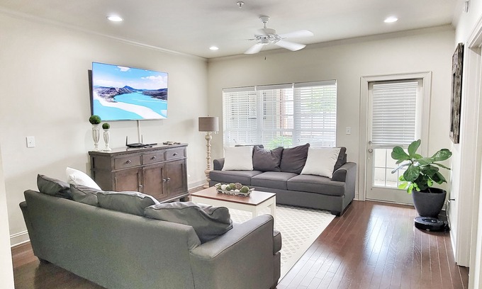 Tuscaloosa Condominio | Luxury Condo, located within walking distance of Bryant-Denny Stadium