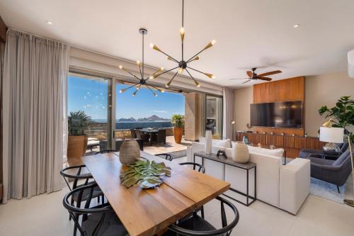 El Tezal Apartamento | Luxury condo with pool, jacuzzi, and private terrace