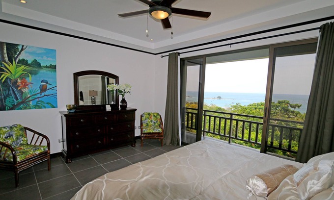 Dominicalito Condominio | Condominio de lujo con vista al mar 2 habitaciones