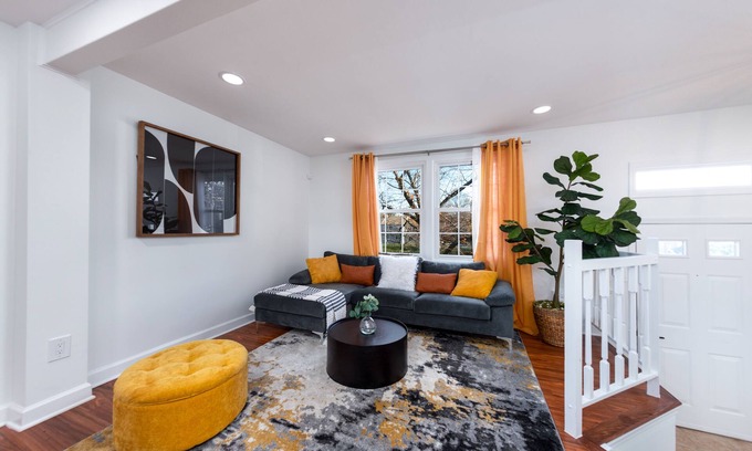 Franconia Casa | Luxury contemporary modern home mins away from DC!