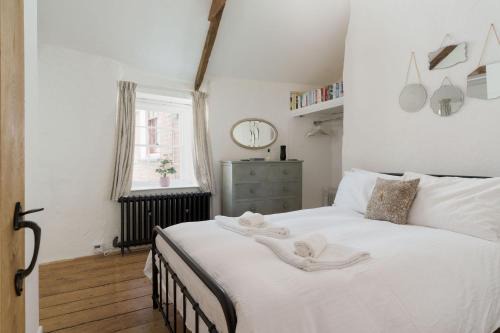 St. Agnes Casa | Luxury Cornish Cottage & Modern Cabin with Garden, Central St Agnes