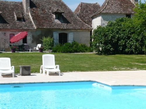 Boisse Casa | luxury cottage for 2, beautiful views, large swimming pool, no children