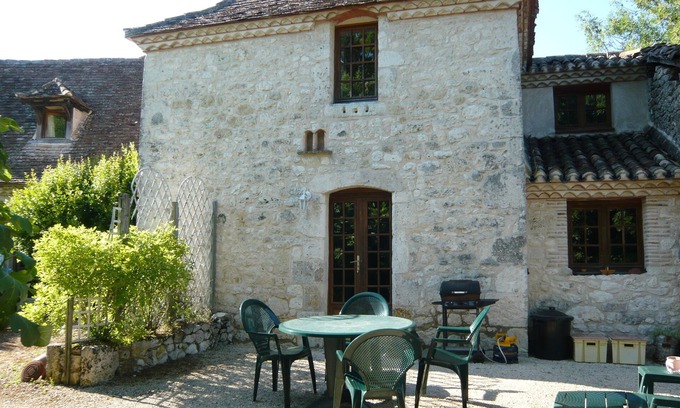 Boisse Cabaña | luxury cottage for adult couples, peaceful, unobstructed views, large swimming pool