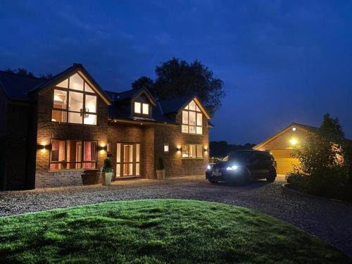 Ormskirk Casa | Luxury Countryside Retreat in Lancashire Sleeps 7