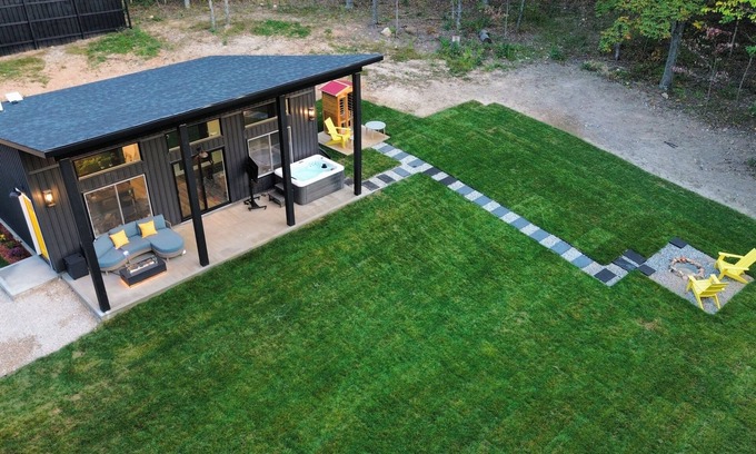 Leasburg Cabina | Luxury Couples Retreat with Hot Tub and Sauna