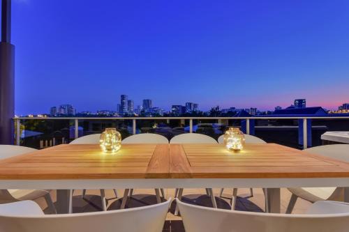 Stuart Park Casa | Luxury Darwin City Lights Jacuzzi Central Location Large House New Furnishings