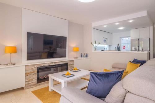 Marbella Casa | Luxury DelMare Marbella Pool Family Only