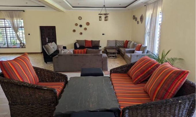 Ongata Rongai Cabina | Luxury Deluxe Double Room in Karen Nairobi