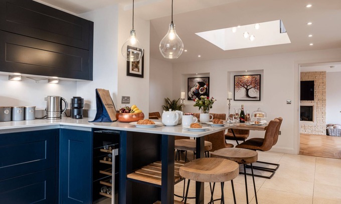Stow-on-the-Wold Casa | Luxury dog friendly holiday cottage - Nursery End House