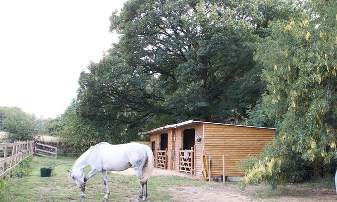 Belper Casa | Luxury Dog Friendly Peak District Barn. Amazing Walks, Village pub & restaurant.