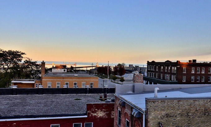 Kewaunee Apartamento | Luxury Door Peninsula Loft Apartment - 30 Mins from Lambeau Field