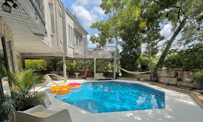West Plaza Casa | Luxury dream-house w/ private pool on The Country Club Plaza!