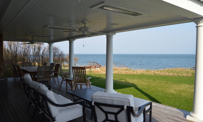 Town of East Hampton Casa | Luxury East Hampton Home; Sunset, Bay View, Direct Water Access; Newly Renovated