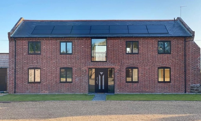 New Forest District Casa | Luxury Eco House, on River Island, sleeping 10