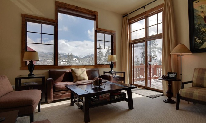 Bear Crossing Casa | Luxury, END UNIT townhome w/amazing views & privacy. High-end furnishings. Cozy.