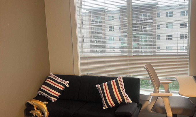 Fort Gary Apartamento | Luxury entire 1 bedroom unit