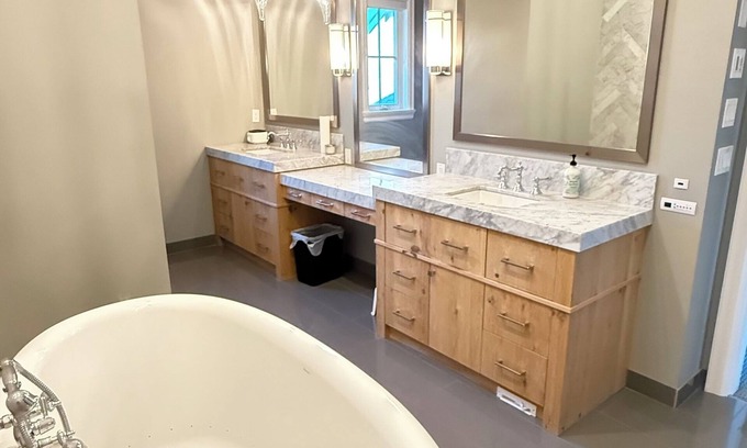 Langley Casa | Luxury Equestrian Estate BR - 1