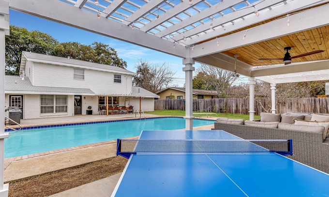 Shearer Hills - Ridgeview Casa | Luxury Escape | Pool, Games, Golf Nearby