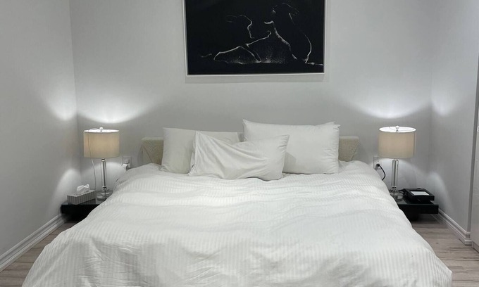 Glen Abbey Apartamento | Luxury Executive Studio in prestigious Glen Abbey Oakville