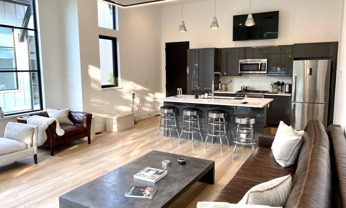 Coeur d'Alene Casa | Luxury Executive Home located in the heart of the city
