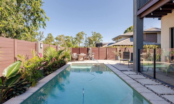 Oxenford Casa | Luxury family and friends escape - 5 minutes from theme parks, 20 mins to beach