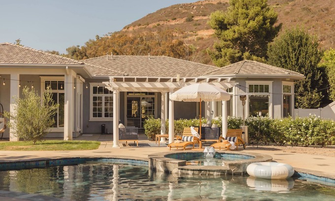 Vista Casa | Luxury family-friendly villa w/resort backyard