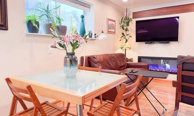 Rockridge Casa | Close to UC Berkeley, Chef’s Kitchen & Restaurants