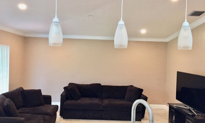 Miramar Casa | ☀️LUXURY family home mins to hard rock stadium/CASINO/MALLS