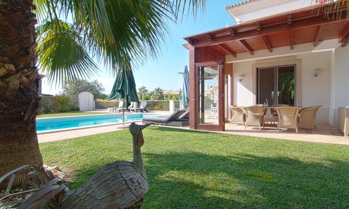 Almancil Villa | Rent a Luxury Villa in Quinta do Lago Resort, Close to the Beach, Algarve Villa 1039