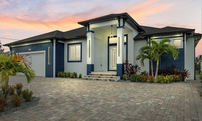 Burnt Store Casa | Luxury Family Stay, Heated Pool, Beaches, Parks