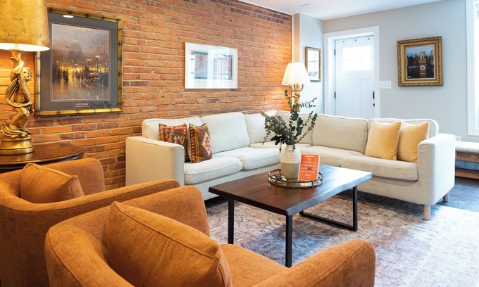 Federal Hill Casa | Luxury Federal Hill Home w/Rooftop & 4 Parking Spots