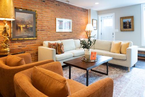 Federal Hill Casa | Luxury Federal Hill Home with Rooftop & 4 Parking Spots