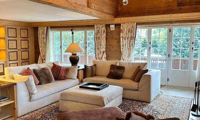 Zweisimmen Nr Gstaad Apartamento | Luxury Flat Close to Park Hotel in Gstaad
