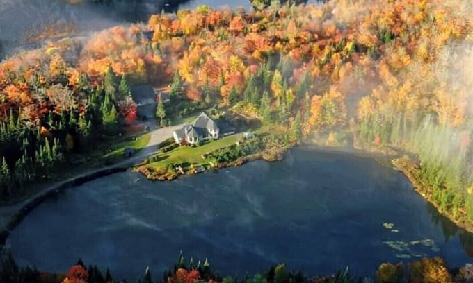 Lac-Superieur Cabaña | Luxury four bedroom family retreat with private lake, 4km of trails, on 37 acres