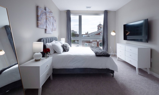 The Hill Apartamento | Luxury Furnished Apartments by Hyatus Downtown at Yale