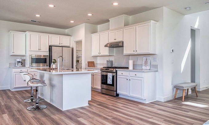 Tracy Casa | Luxury Furnished homes in Tracy with Mini Golf