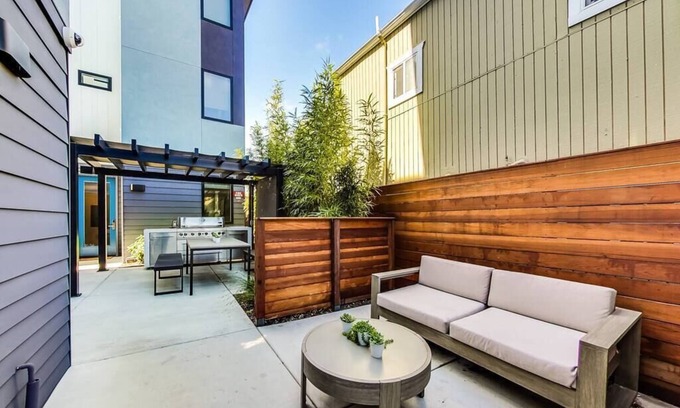 Oakland Apartamento | Luxury Furnished Studio Suite close to Downtown