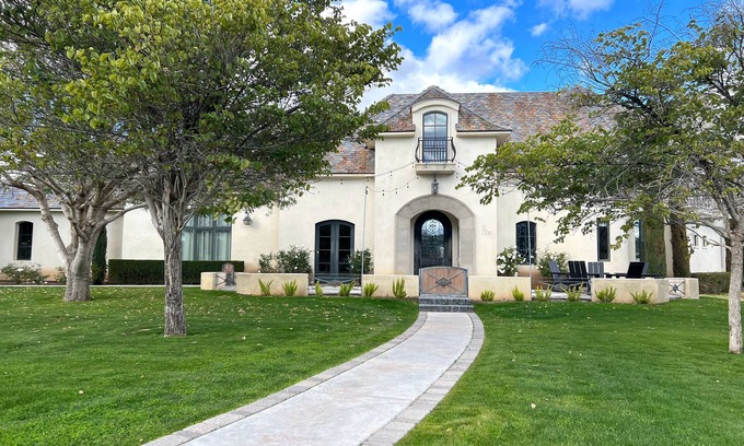 Peoria Casa | Luxury Gated Estate - Minutes to Peoria Sports Complex and Scottsdale