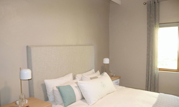 Kannaland Otro | Luxury Getaway in Klein Karoo 2-bedroom at Buffelsklip Game Farm in Van Wyksdorp